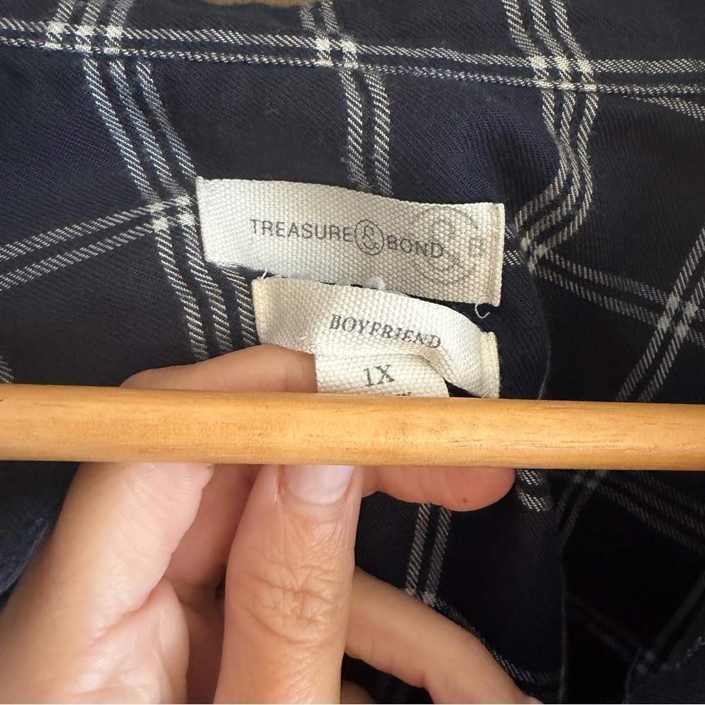 Treasure & Bond Navy Boyfriend Soft Flannel - Picture 4 of 5